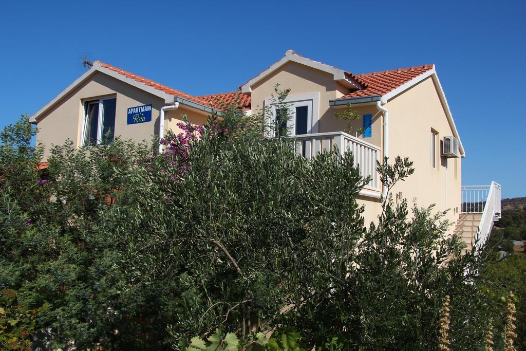Apartmani Rita Milna  Exterior foto